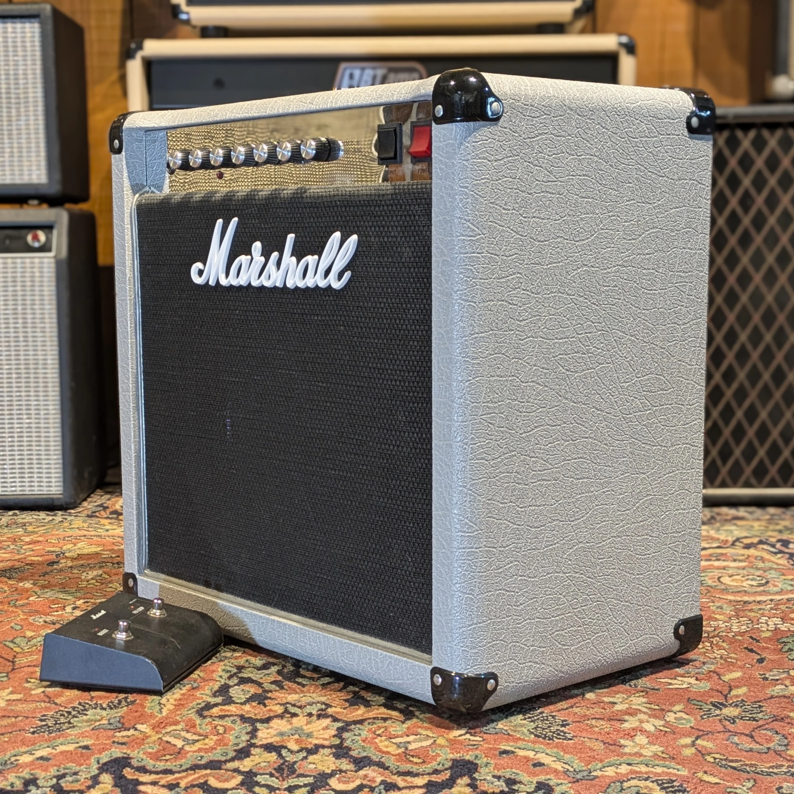 Marshall 2525C Mini Jubilee 2-Channel 20 Watts 1x12" Guitar Combo - Image 3