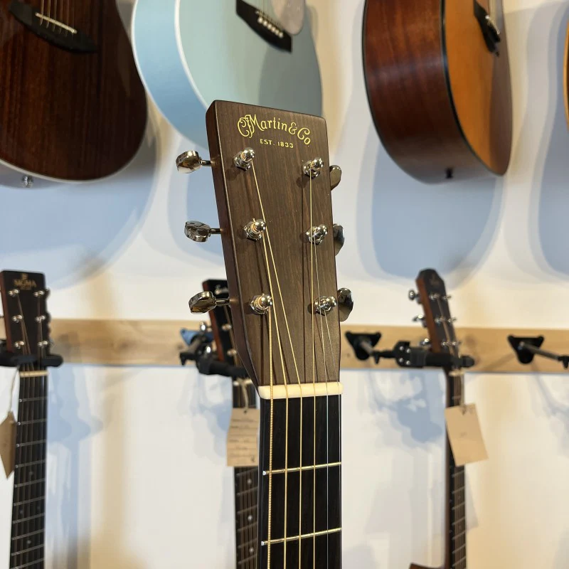 Martin HD-28 (2022) - Image 3