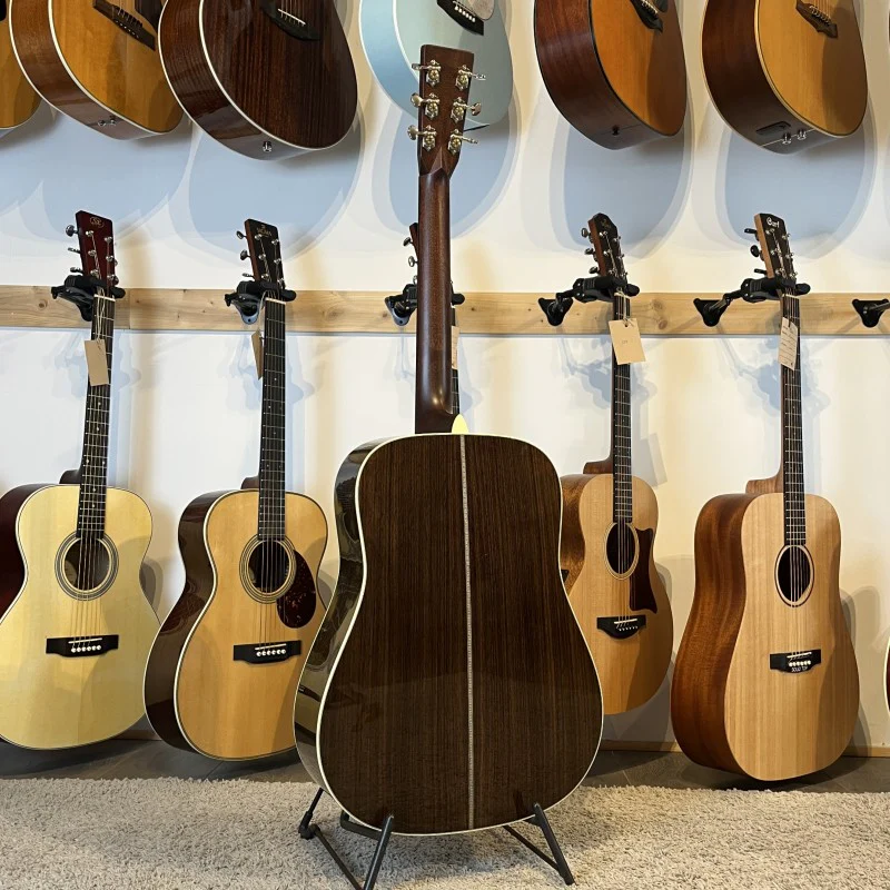 Martin HD-28 (2022) - Image 5