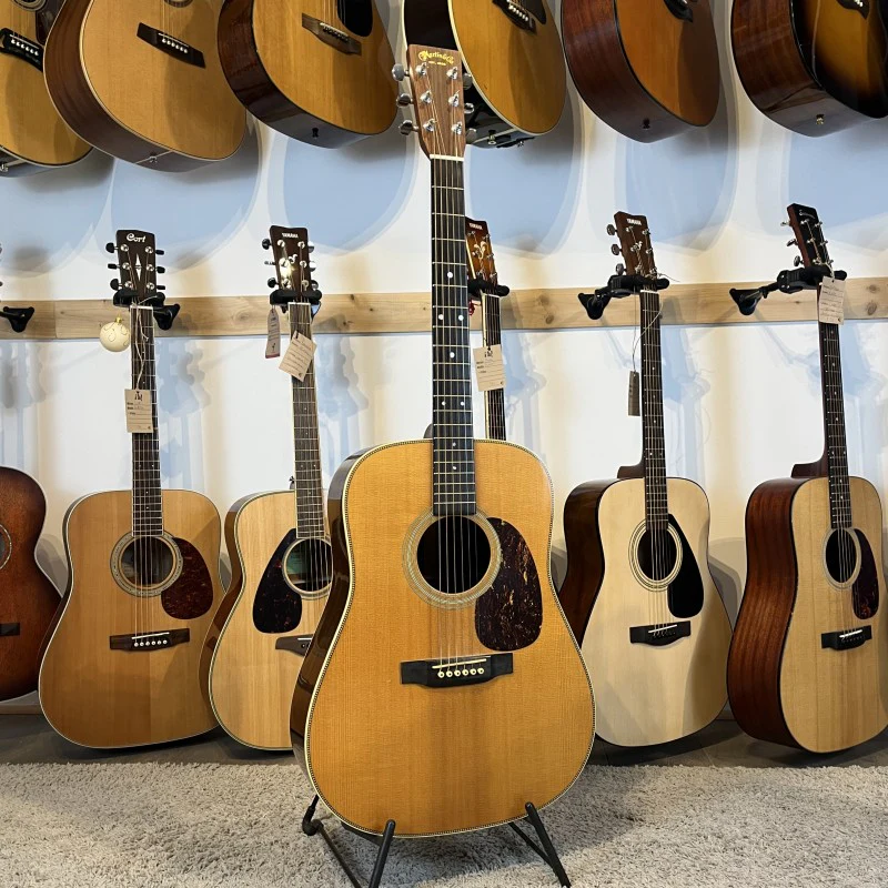 Martin Standard Series HD-28 - Image 3