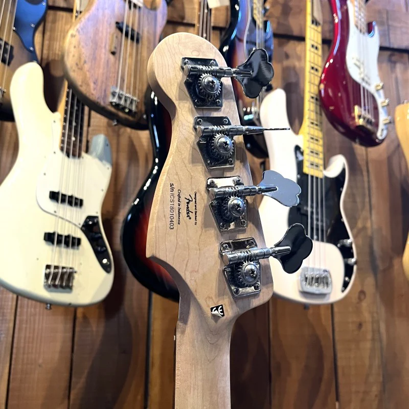 Squier PBass Sunburst - Image 4