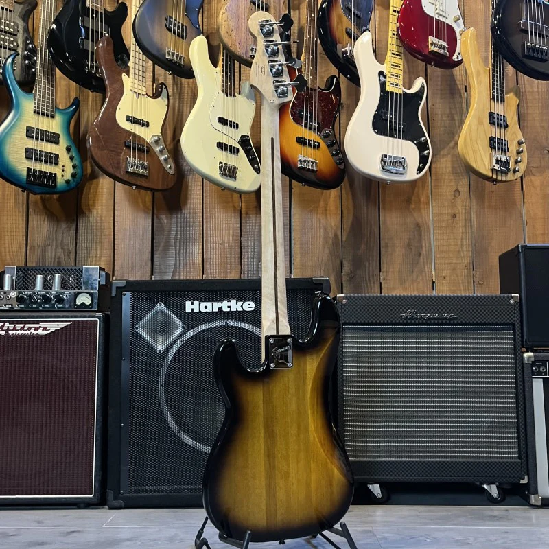 Squier PBass Sunburst - Image 6