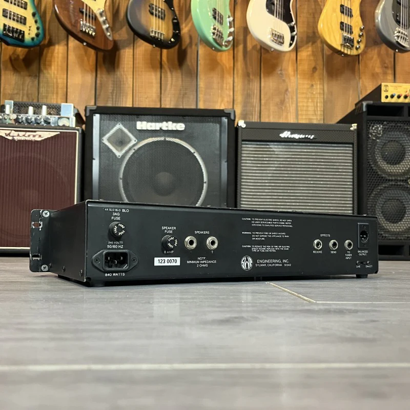 SWR Basic 350 hybrid bass head - Image 2