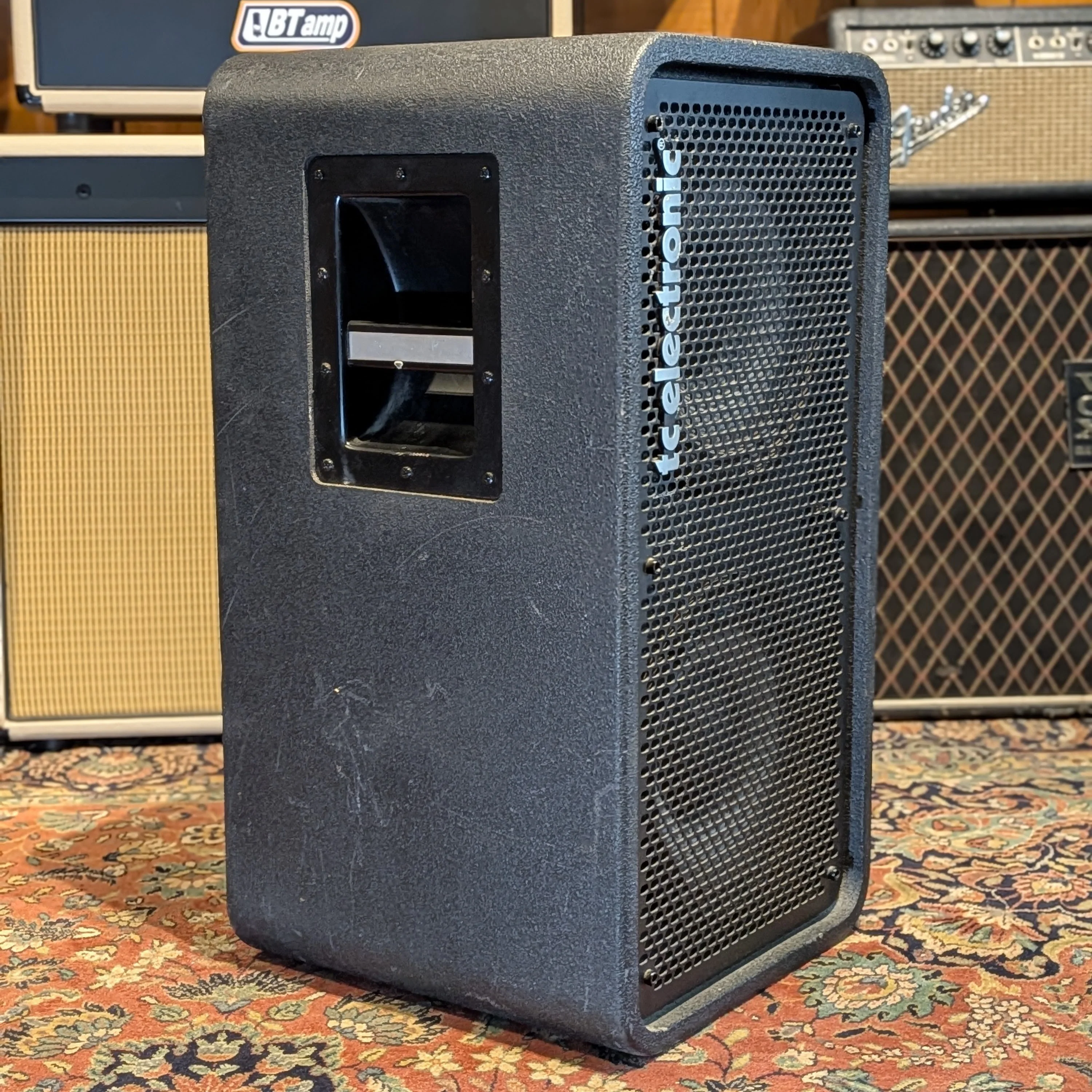TC Electronic RS210 Vertical Stacking 2x10" 400w Bass Cab - Image 3