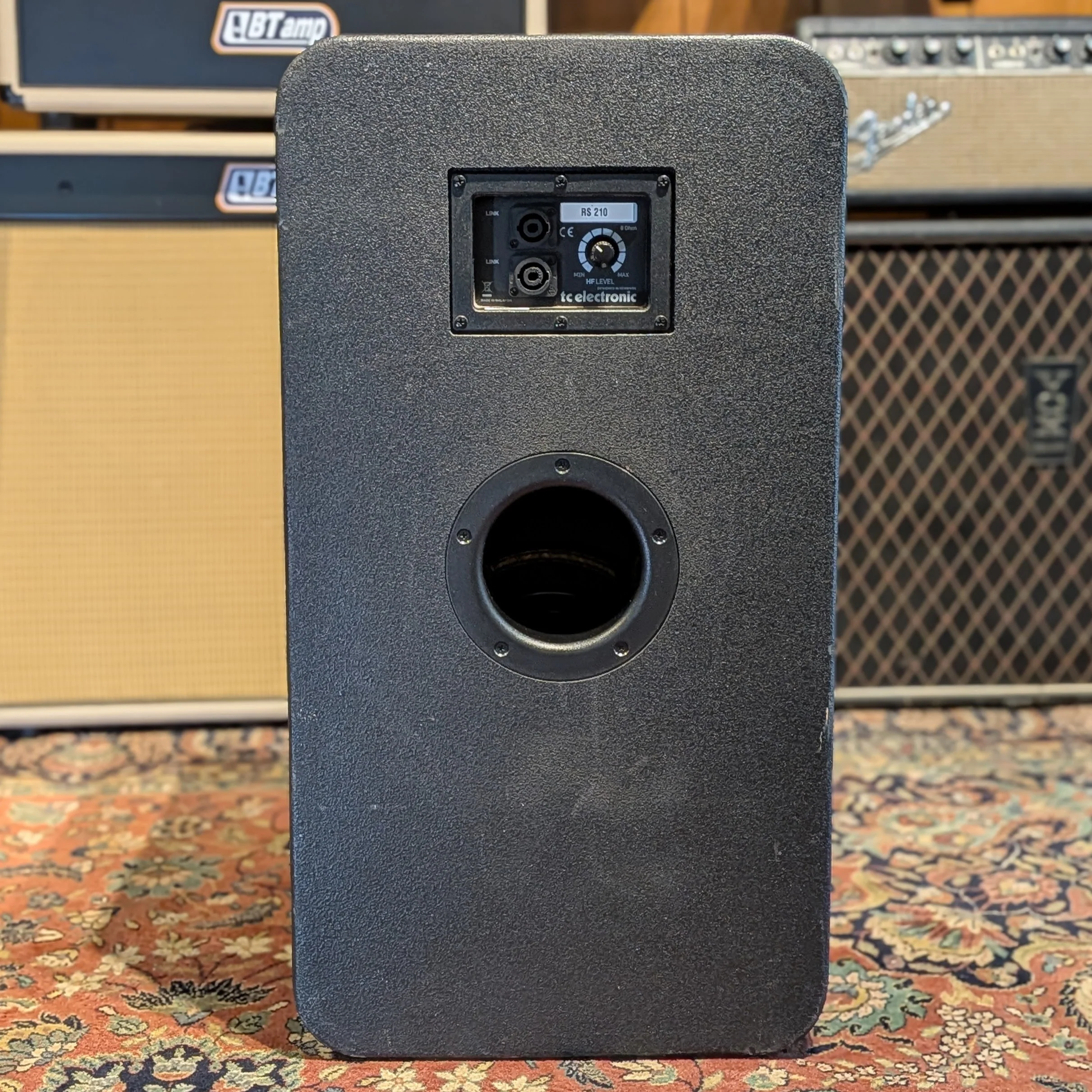 TC Electronic RS210 Vertical Stacking 2x10" 400w Bass Cab - Image 4