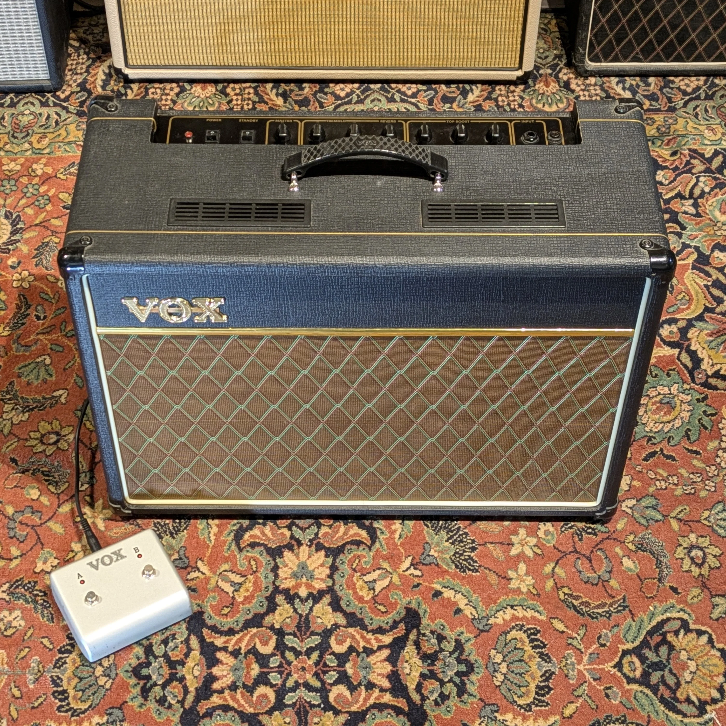 Vox AC15CC1X Custom Classic 15-Watt 1x12" Blue Alnico Guitar Combo 2006 - 2010 - Black - Image 2