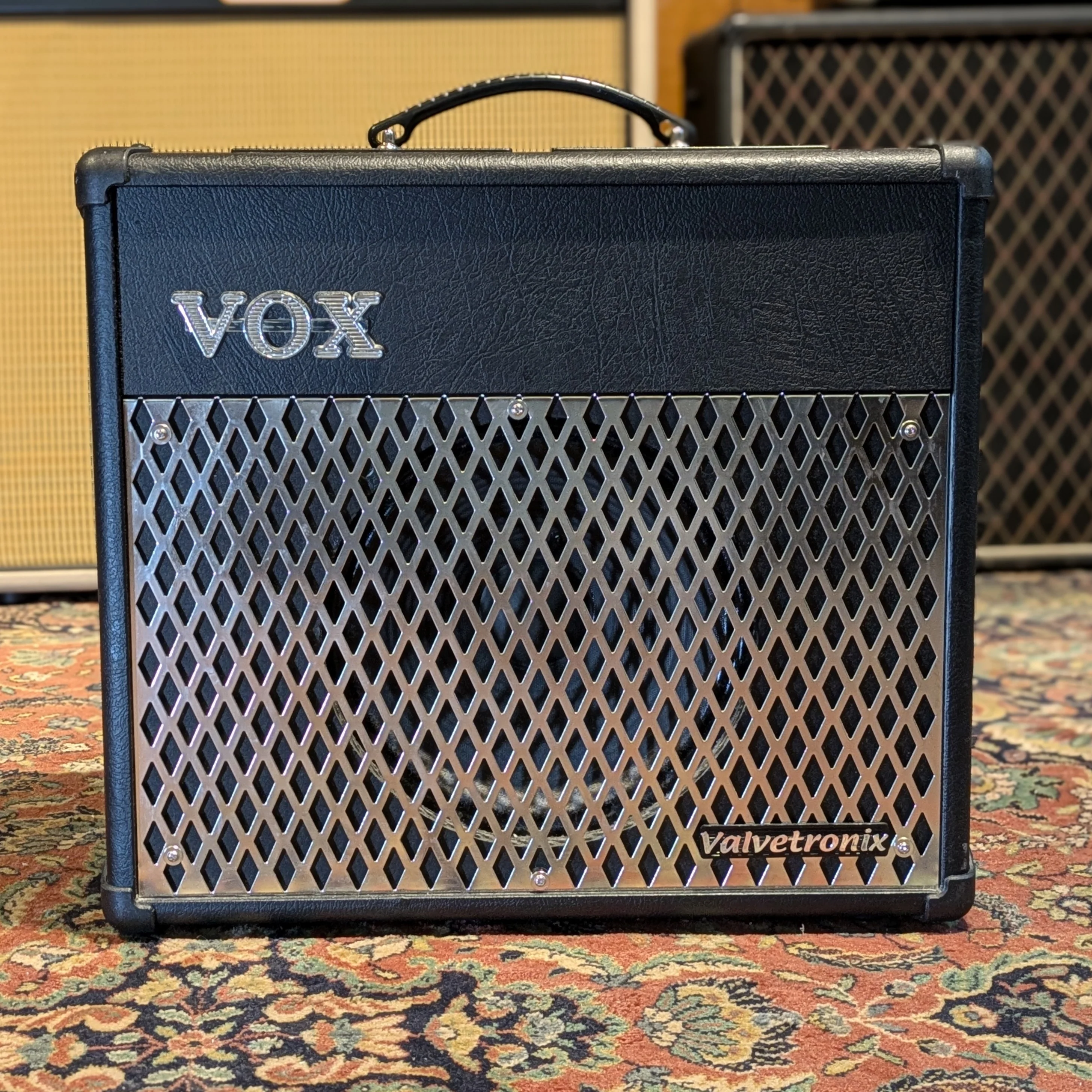 Vox Valvetronix AD30VT 30-Watt 1x10 Modeling Guitar Combo - Black - Image 2