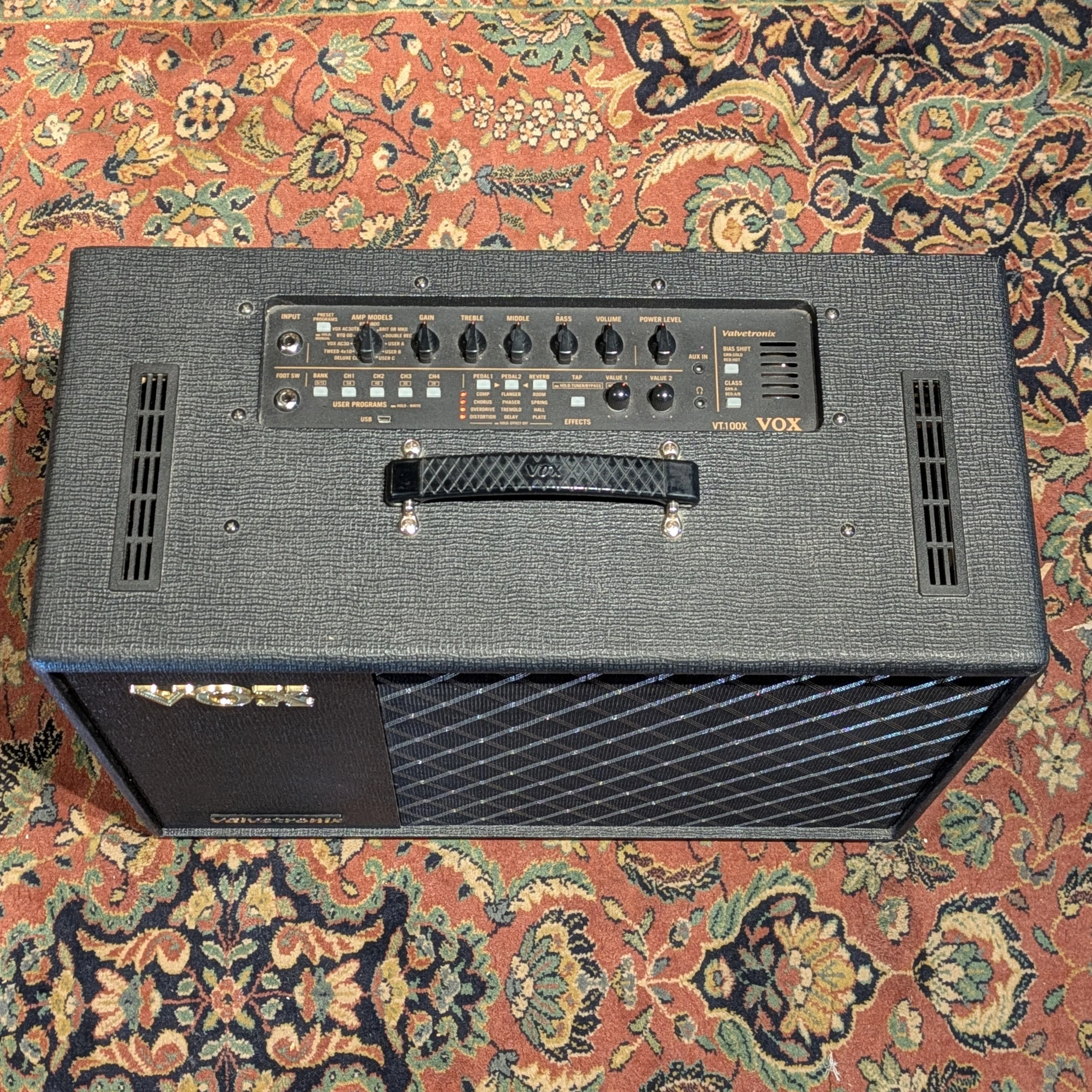Vox Valvetronix AD30VT 30-Watt 1x10 Modeling Guitar Combo - Black - Image 4