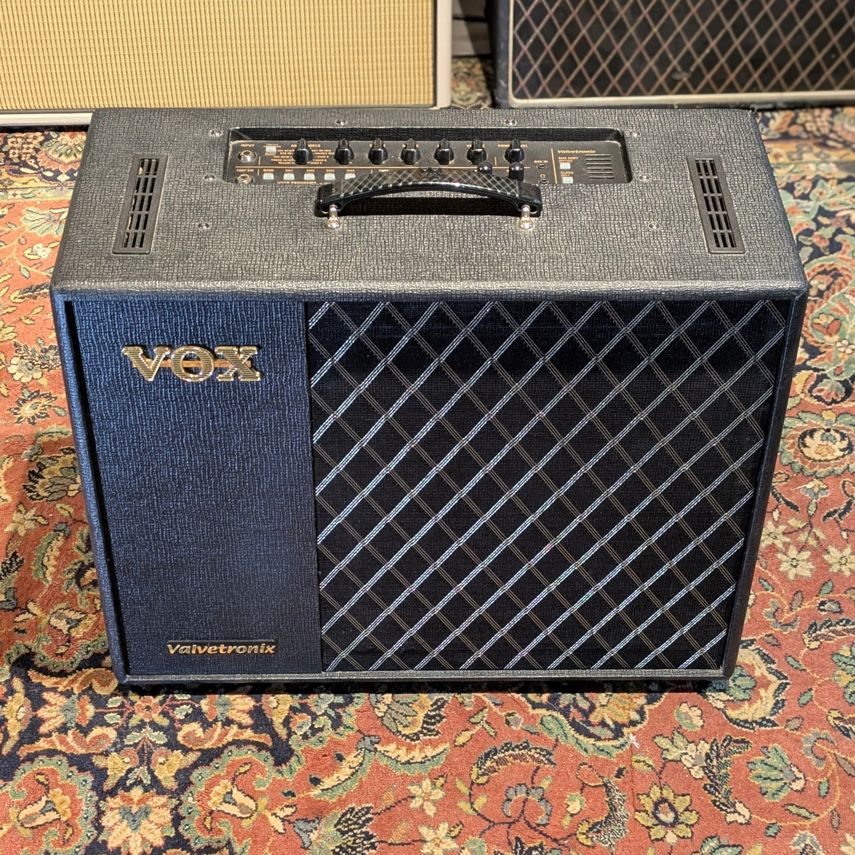 Vox Valvetronix VT100X 100-Watt 1x12" Digital Modeling Guitar Combo - Black - Image 2