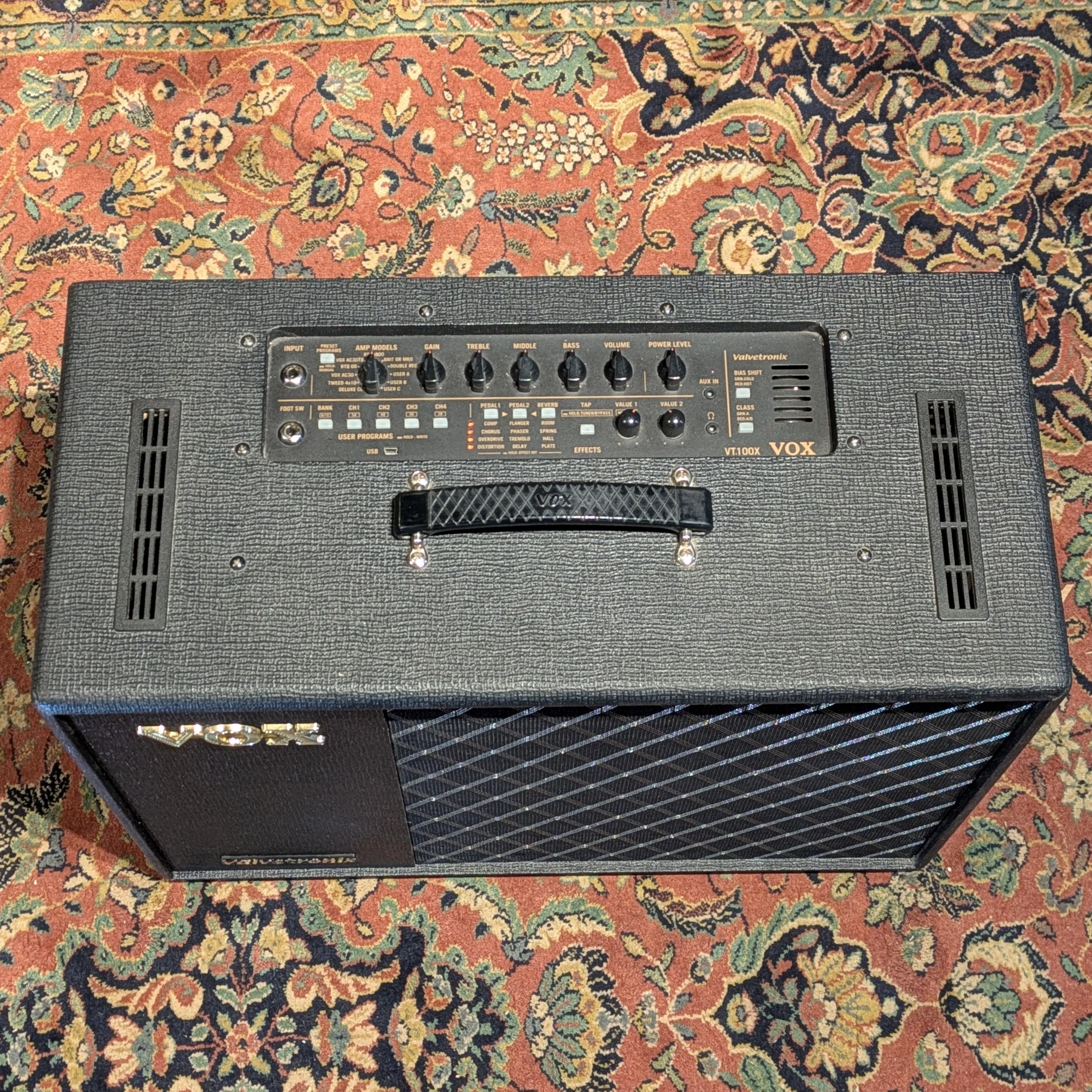 Vox Valvetronix VT100X 100-Watt 1x12" Digital Modeling Guitar Combo - Black - Image 4
