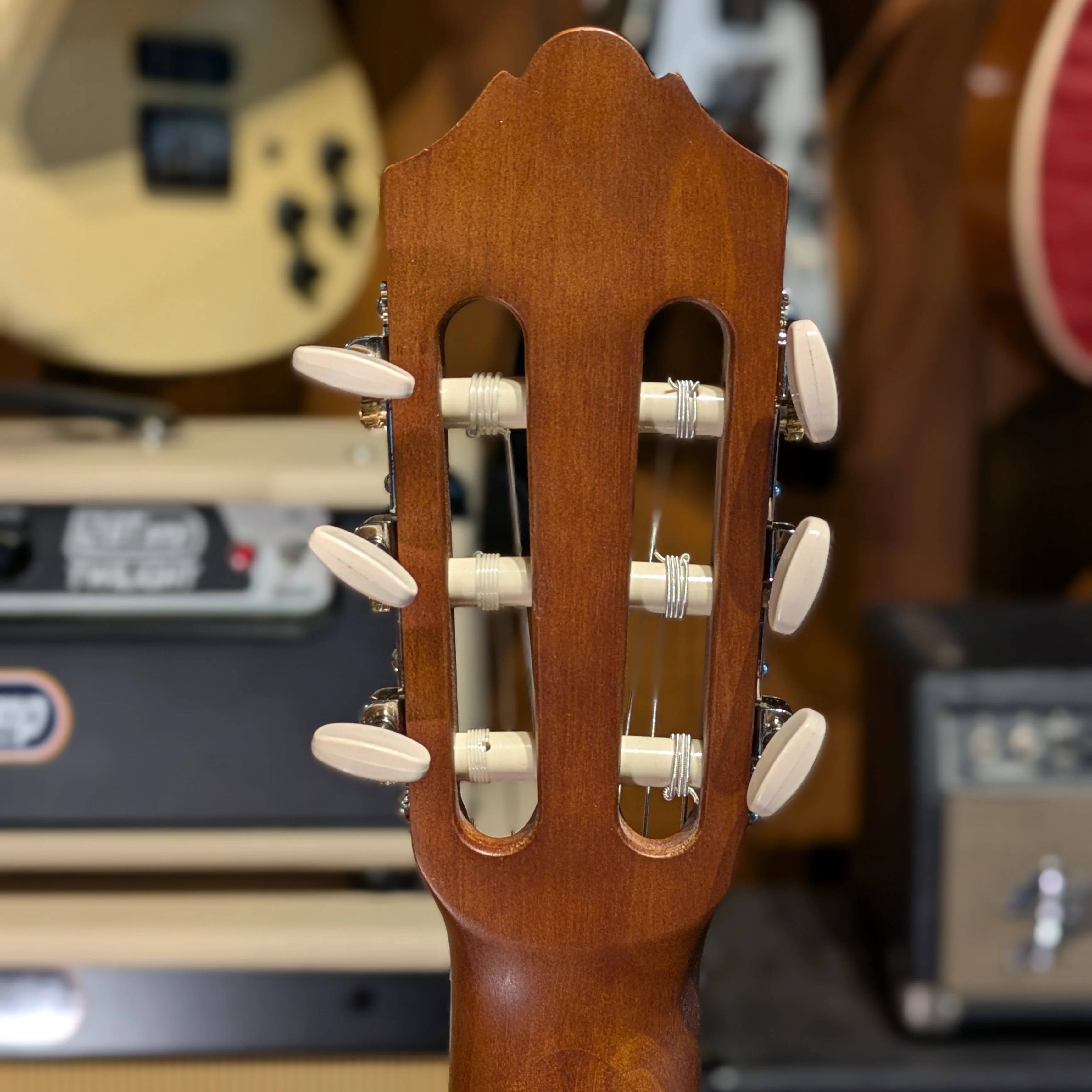Yamaha C-40 - Image 6