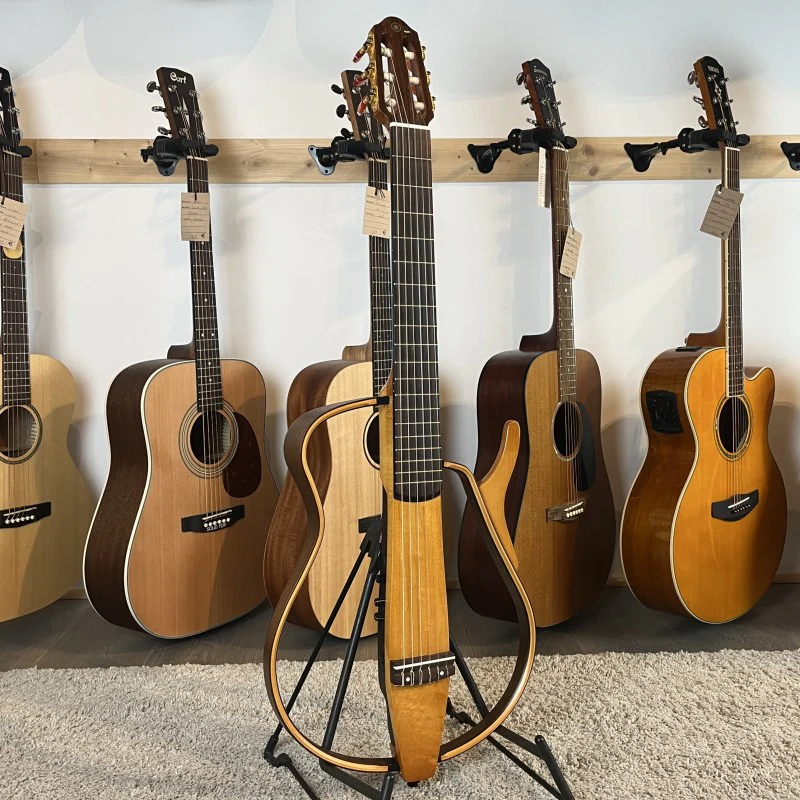 Yamaha SLG-120NW - Image 2